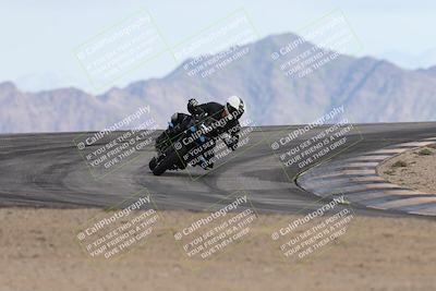 media/Nov-16-2025-Race Pace (Sun) [[8c5fa54630]]/Non Verified Riders (1st 20 Minutes)/6-Turn 12 (2pm)/